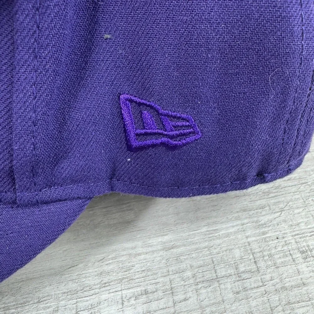 New Era 59Fifty Los Angeles Lakers Cap Mens 7 1/4 Purple Embroidered Fitted Hat